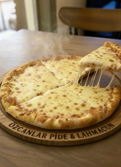 Margarita Pizza görseli