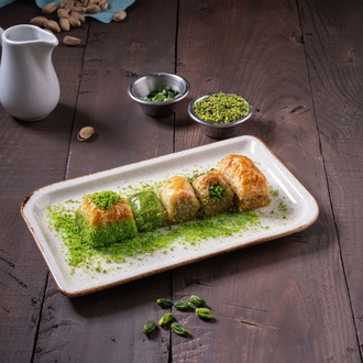 Fıstıklı Karışık Baklava 500 Gr görseli