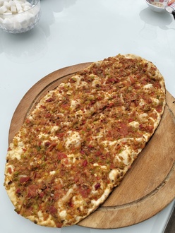 Lahmacun görseli