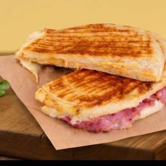 Dana Jambonlu Bazlama Tost görseli