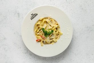 Pesto Soslu Tavuklu Fettuccine Menü görseli