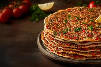 10 Lahmacun + Salata + 1 Litre Coca-cola görseli