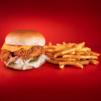 Sriracha Soslu Çıtır Tavuk Burger görseli