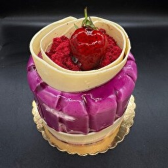 Çilek Çikolatalı Pasta (4-6 Kişilik) görseli