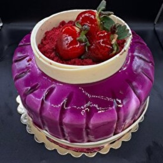 Çilek Çikolatalı Pasta (8-12 Kişilik) görseli