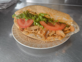 Ekmek Arası Tavuk Döner görseli