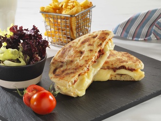 Kaşarlı Bazlama Tost görseli