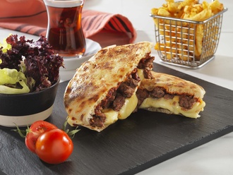 Kavurmalı Bazlama Tost görseli