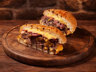 Barbekü Soslu Burger görseli