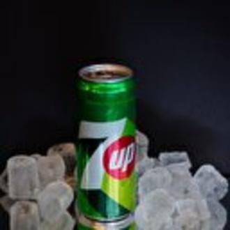 7Up (330 Ml) görseli