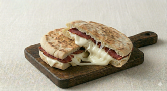 Pastırmalı Kaşarlı Tost görseli