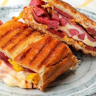 İzmir Usulü Tost görseli