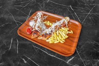Kaşarlı Özel Soslu Mega Tavuk Döner Dürüm görseli