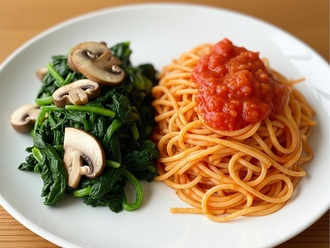 Ispanak Yemeği & Salçalı Spagetti Makarna Makarna görseli