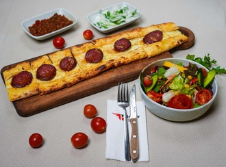 Sucuklu Kaşarlı Pide görseli