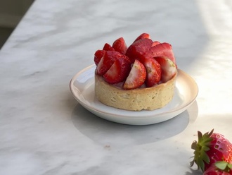 Çilekli Tart (Porsiyon) görseli