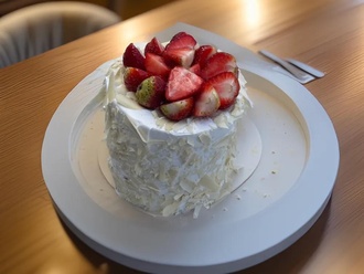 Çilekli Pasta (Adet) görseli