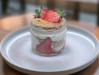 Çilekli Magnolia görseli