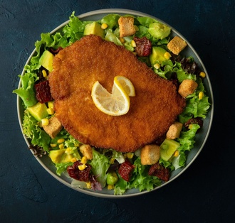 Chicken Schnitzel / Tavuk Schnitzel Salata görseli