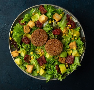 Fried Falafel / Kızarmış Falafel Salata görseli