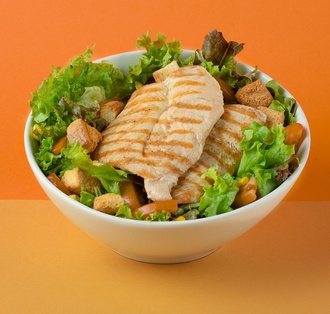 Izgara Tavuk Salata görseli