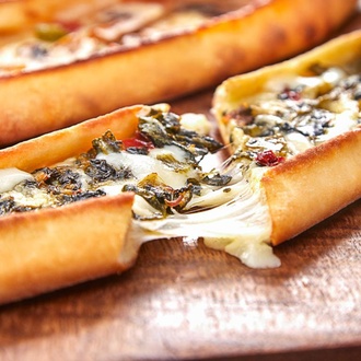 Ispanaklı-kaşarlı görseli