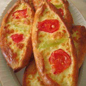 Kaşarlı-domatesli görseli