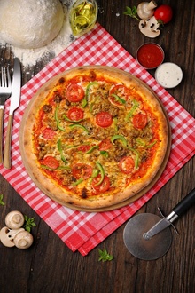 Kokoreçli Pizza (Orta Boy) görseli