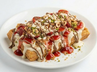 Bol Çilek Waffle görseli