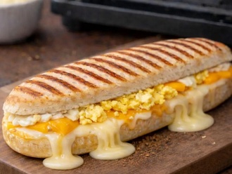 Yumurtalı 3 Peynirli Tost görseli