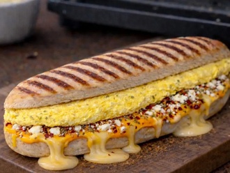Yumurtalı Közde Beyaz Tost görseli