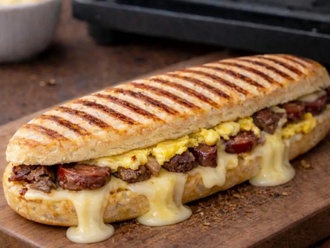 Kavurma Sucuk Yumurtalı Tost görseli