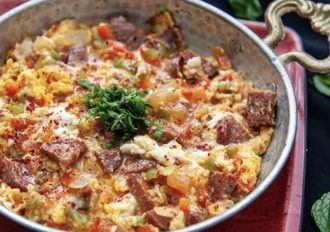 Sucuklu Menemen görseli