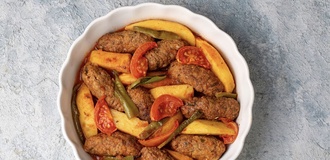 Ezogelin Çorbası & İzmir Köfte & Pilav & Salata & Turşu görseli