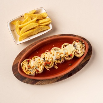 Güveçte Tavuk Sarma görseli