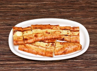 Sucuk Kaşarlı Açık Pide görseli