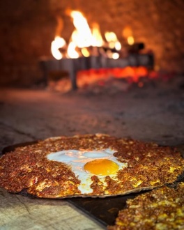 Yumurtalı Lahmacun (30 Cm) görseli
