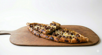 Kavurma Kaşarlı Pide görseli