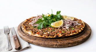 Lahmacun görseli