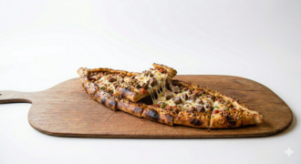 Kuşbaşılı Kaşarlı Pide görseli