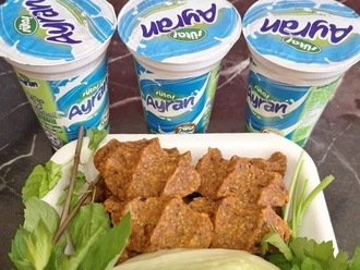 Çiğ Köfte (750 G)& 3 Adet Ayran (170 Ml) görseli