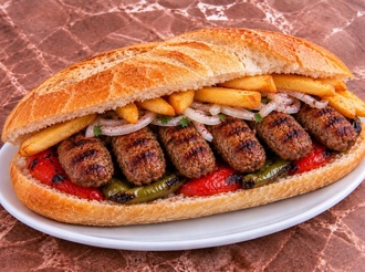 Ekmek Arası Balkan Köfte görseli
