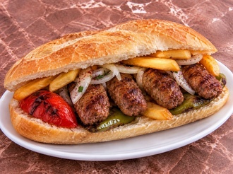 Ekmek Arası Balkan Köfte görseli