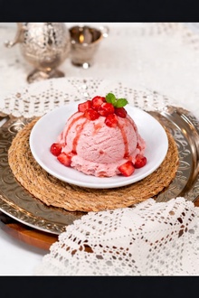 Çilekli Dondurma (500 Gr.) görseli