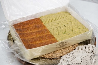 Fırınlanmış & Fırınlanmamış Antep Fıstıklı Karışık Peynir Helvası (1 Kilo) görseli
