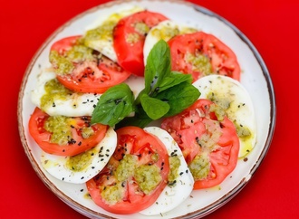 Caprese Salatası görseli