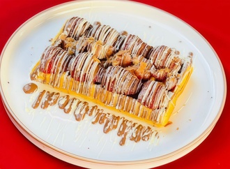 Çilekli Waffle görseli