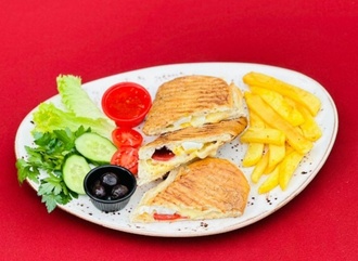 Sucuklu Yumurtalı Tost görseli