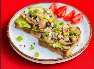 Avokadolu Mantarlı Bruschetta görseli