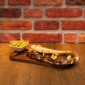 Odun Ateşinde Tırnaklı Pide Et Döner (70Gr) görseli